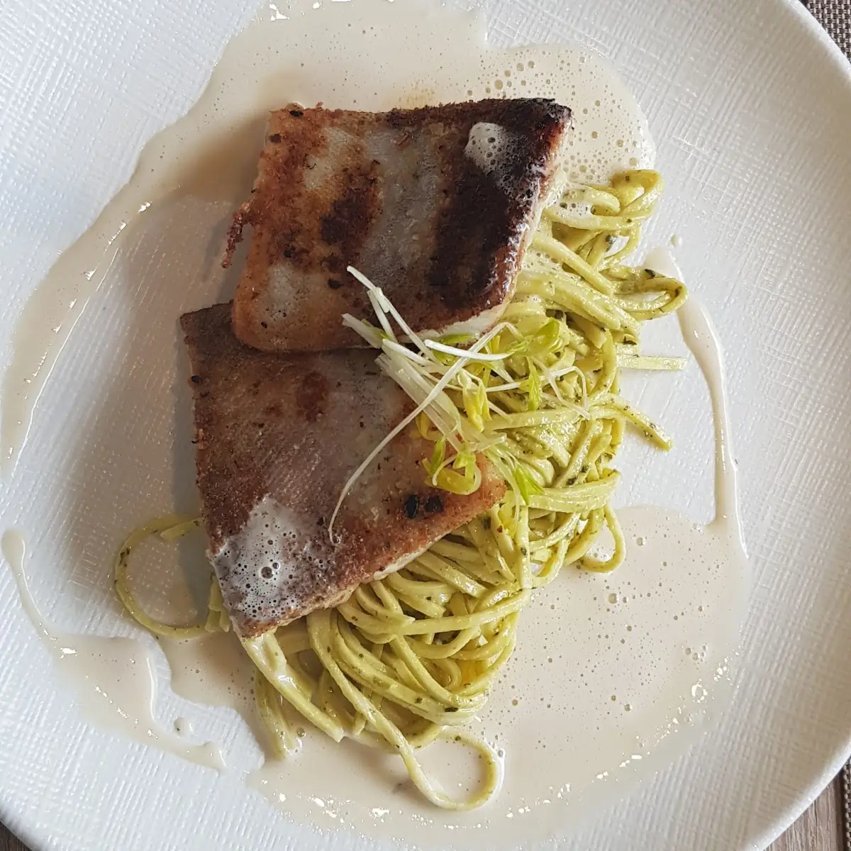 Huchenfilet Mit Kräuterpestonudeln