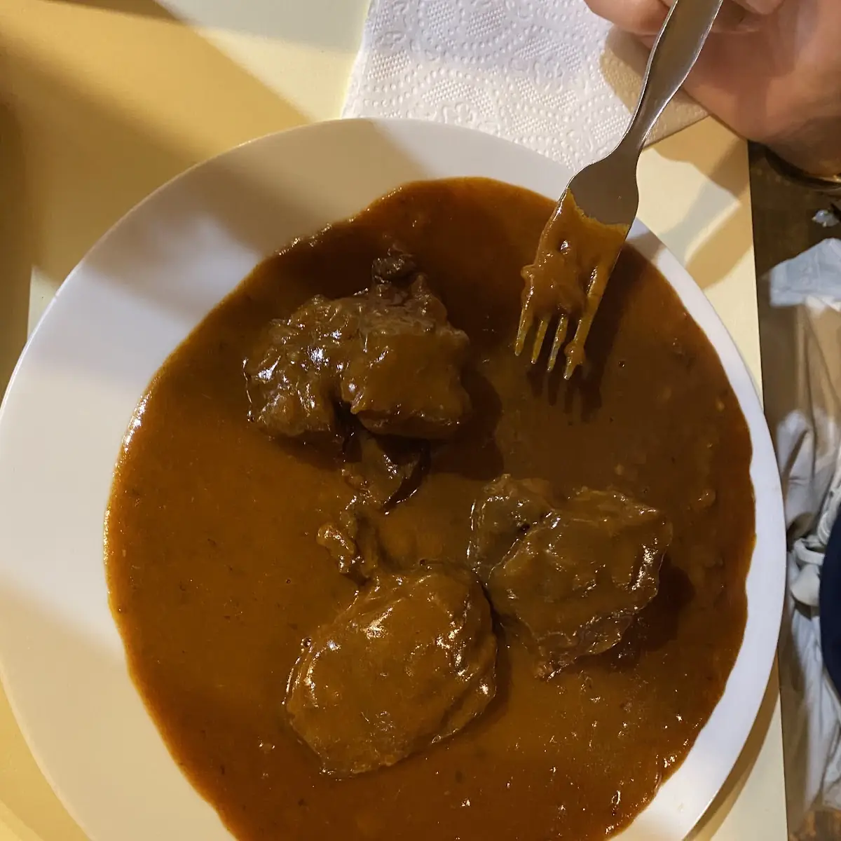 Sacher Würsteln Mit Gulasch Saft