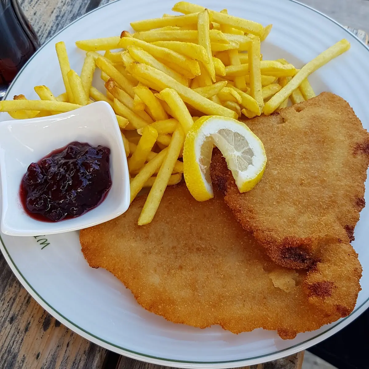 Kinderschnitzel Mit Pommes I Children's Schnitzel With Fries