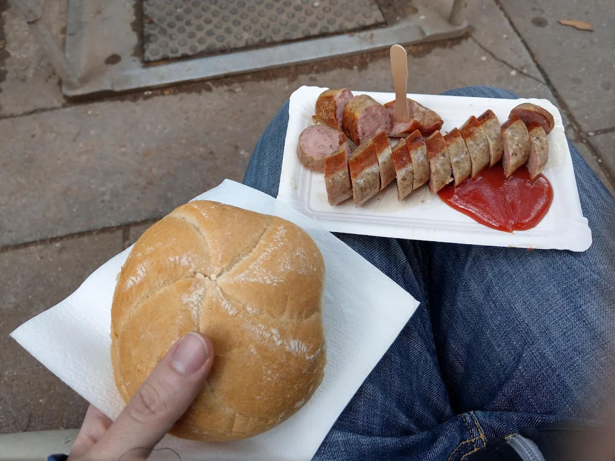 Bratwurst Mit Semmel