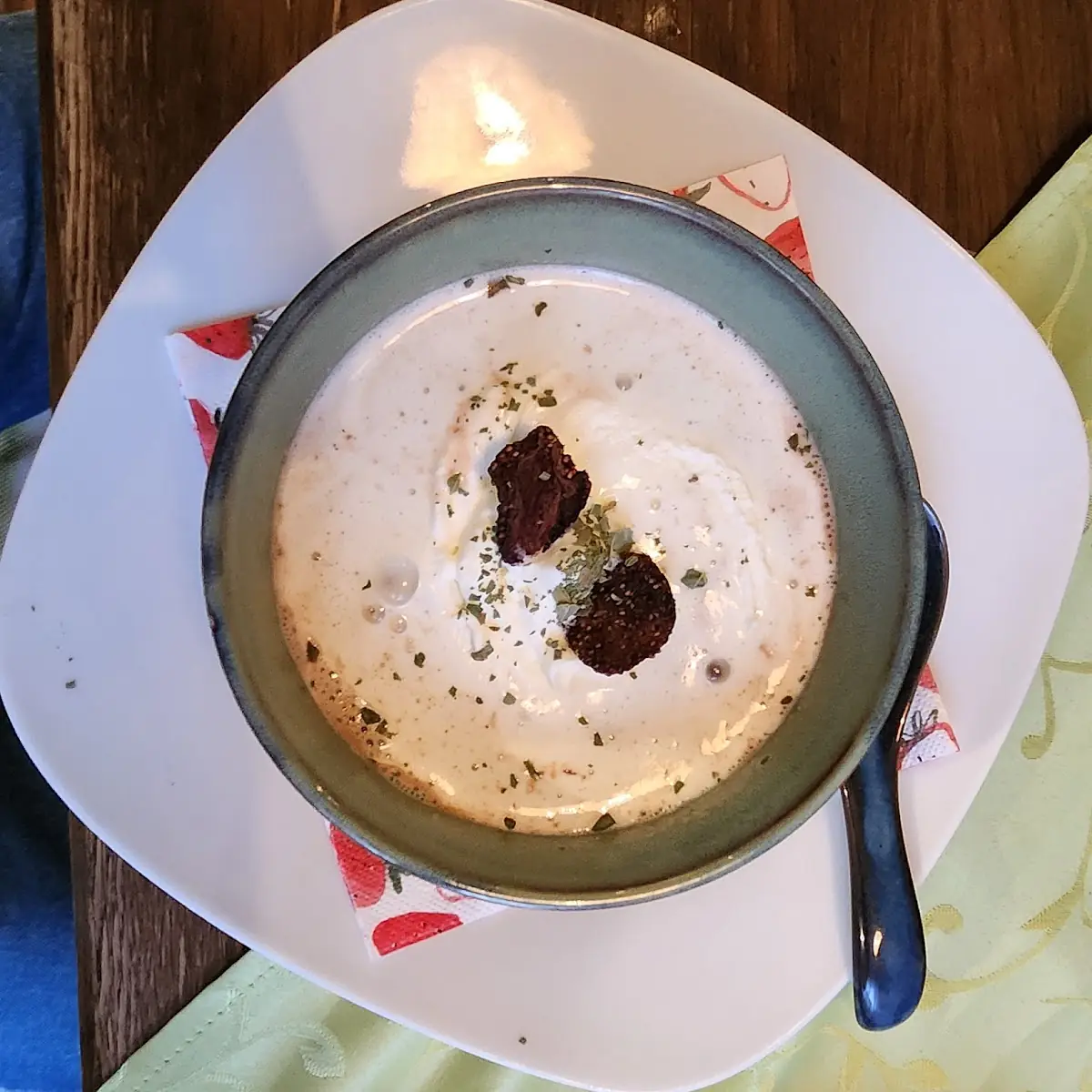Uhudler-erdbeersuppe