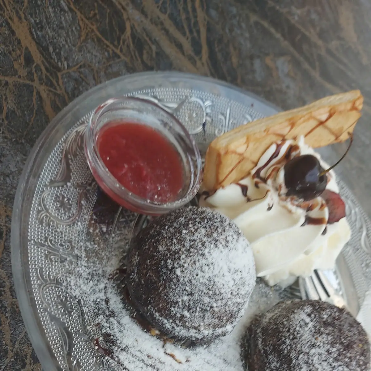 Mohnhimbeereisknödel