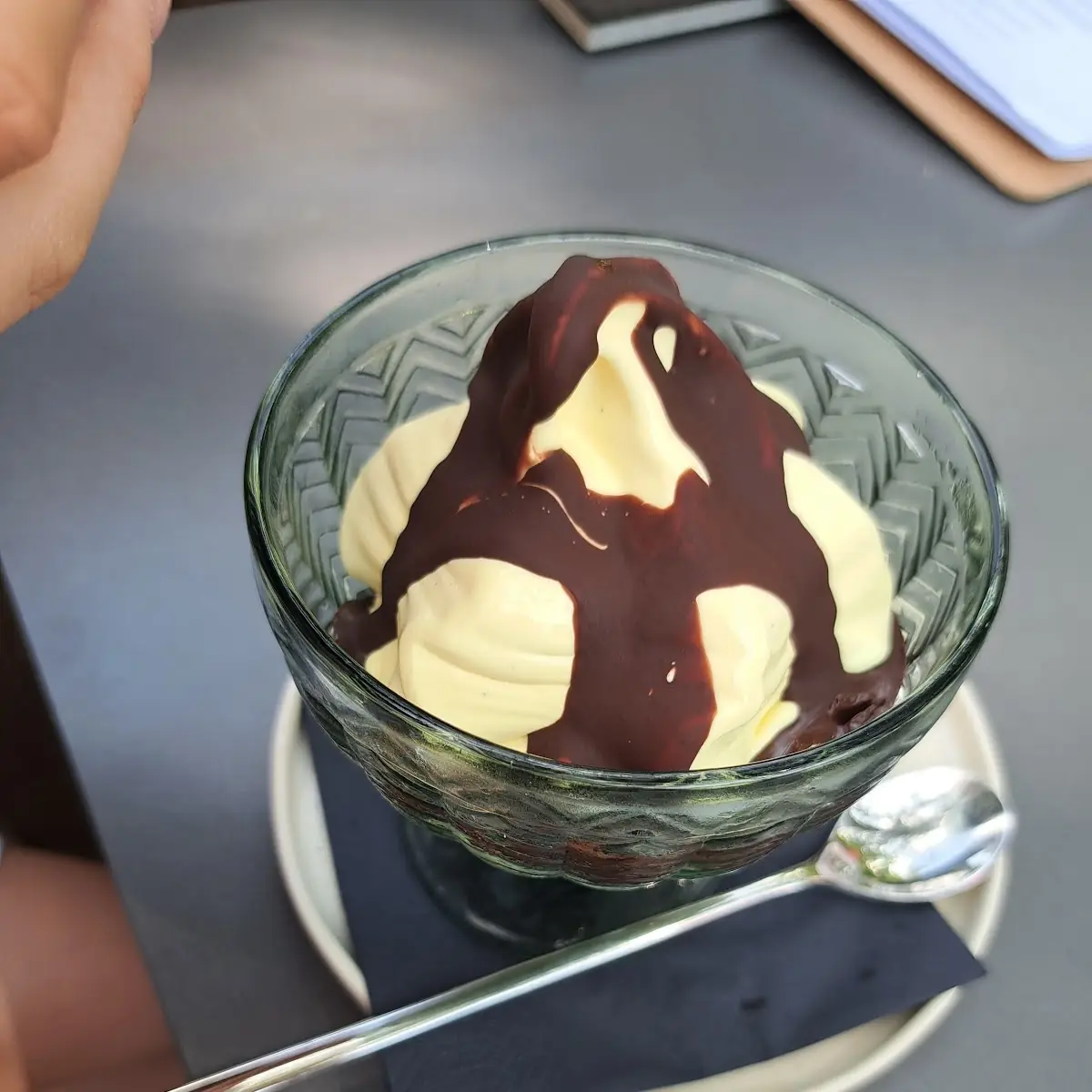 Softeis Mit Schokosoße, Schwarzfischer Anglerzentrum & Restaurant