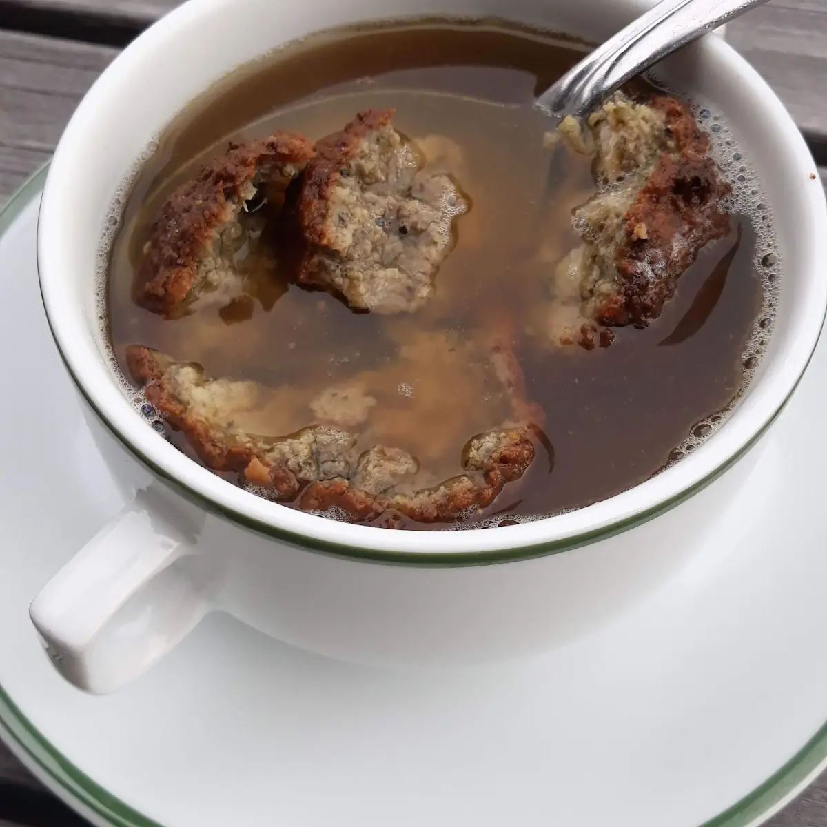 Leberknödelsuppe