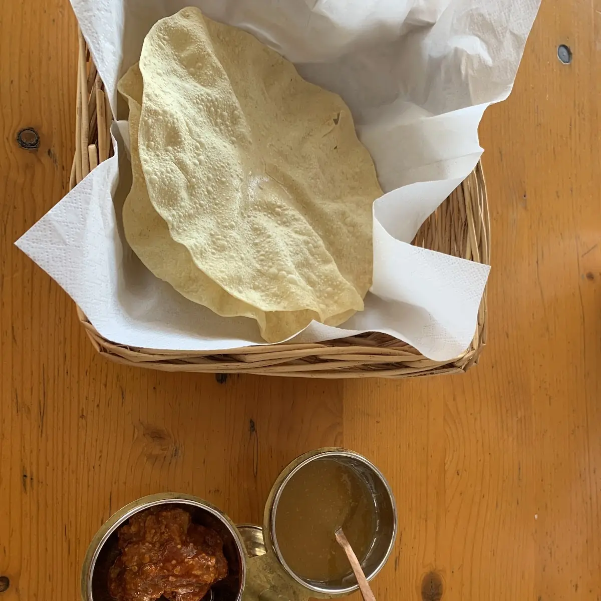 Papadam Mit Saucen