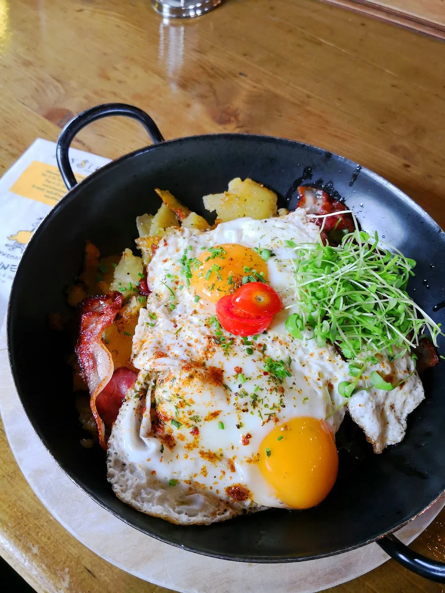 Bratkartoffeln Mit Spiegelei