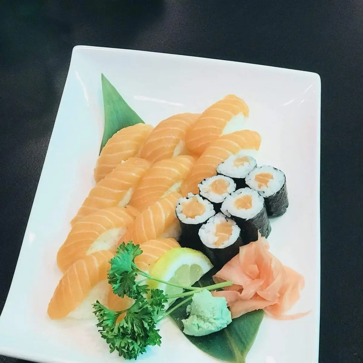 Sake Sushi Groß