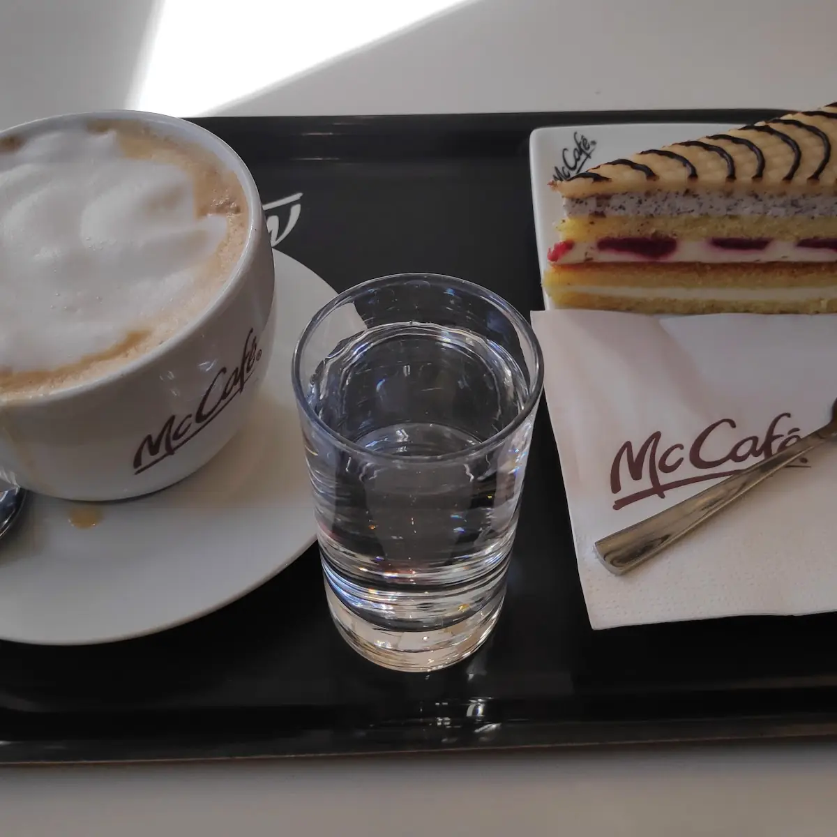 Cappuccino Und Marzipantorte