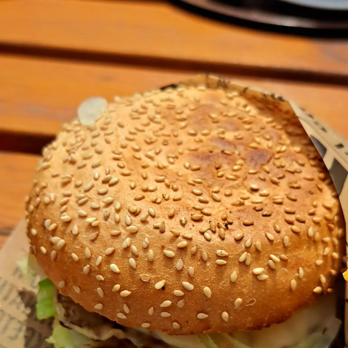 Veganer Burger Mit Pommes