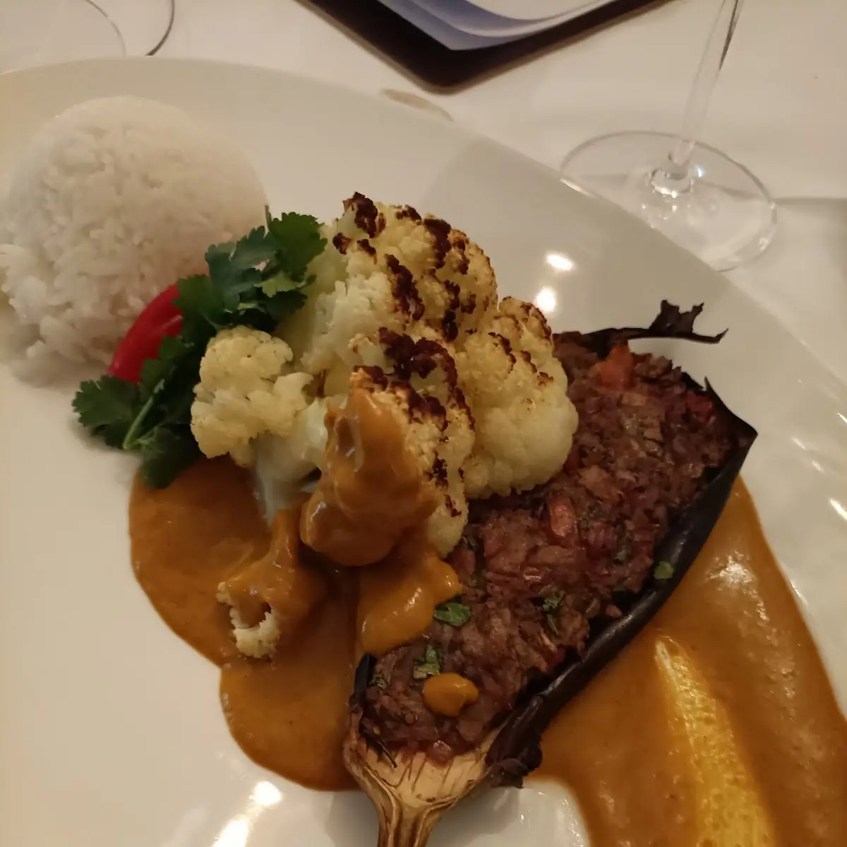 Rotes Auberginen Curry Mit Karfiol