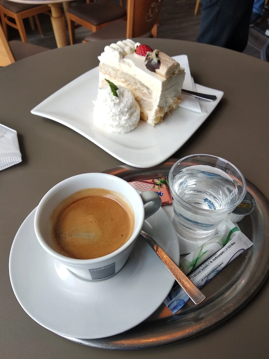 Kaffee Und Malakoffschnitte