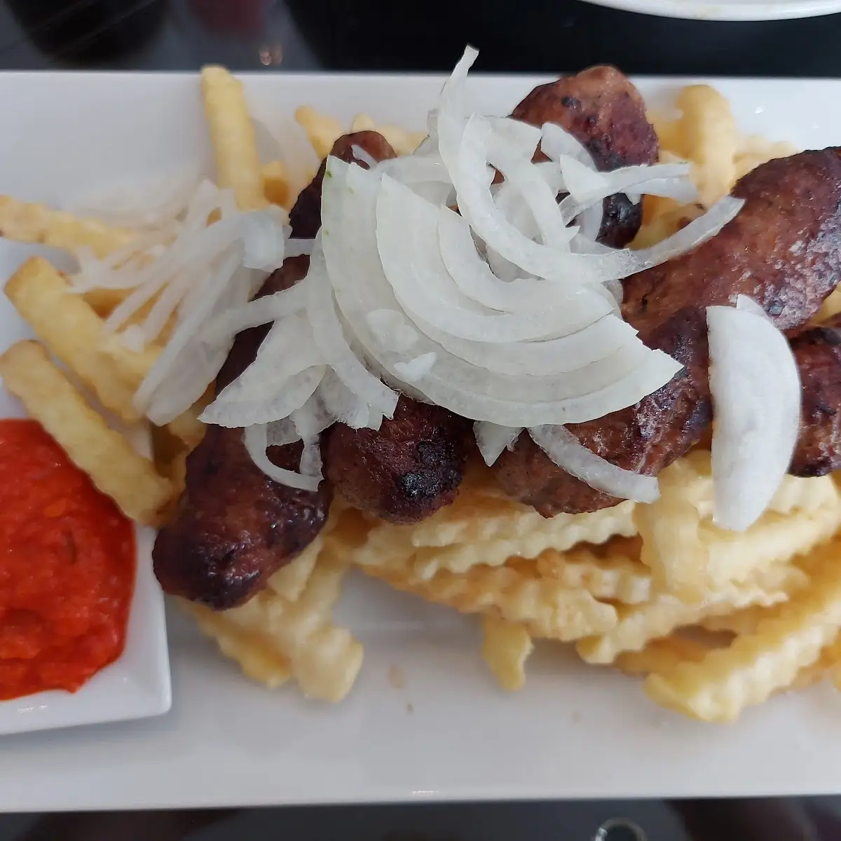 Cevapcici Mit Pommes Und Ajvar