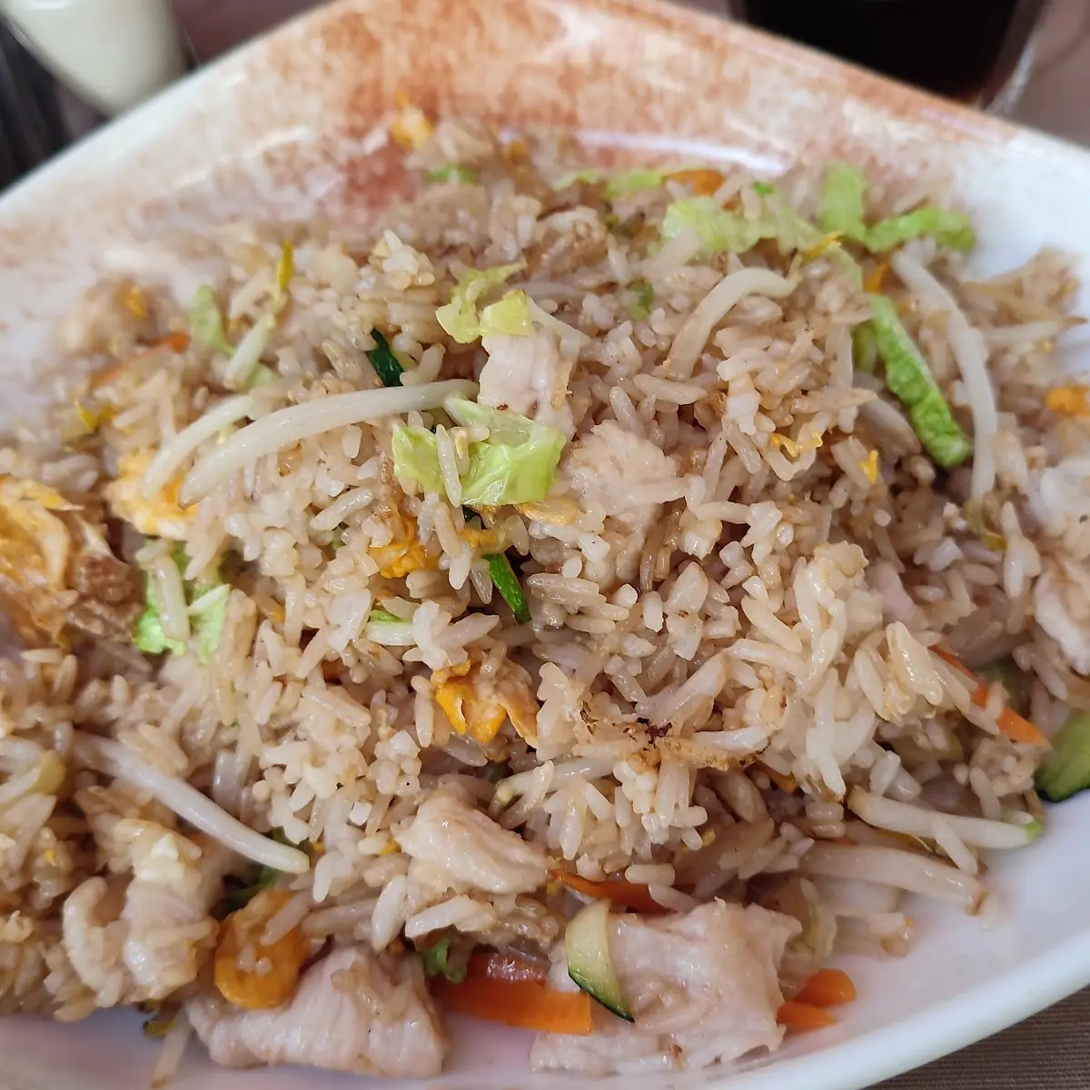 Riz Frit Aux Légumes Et Au Poulet