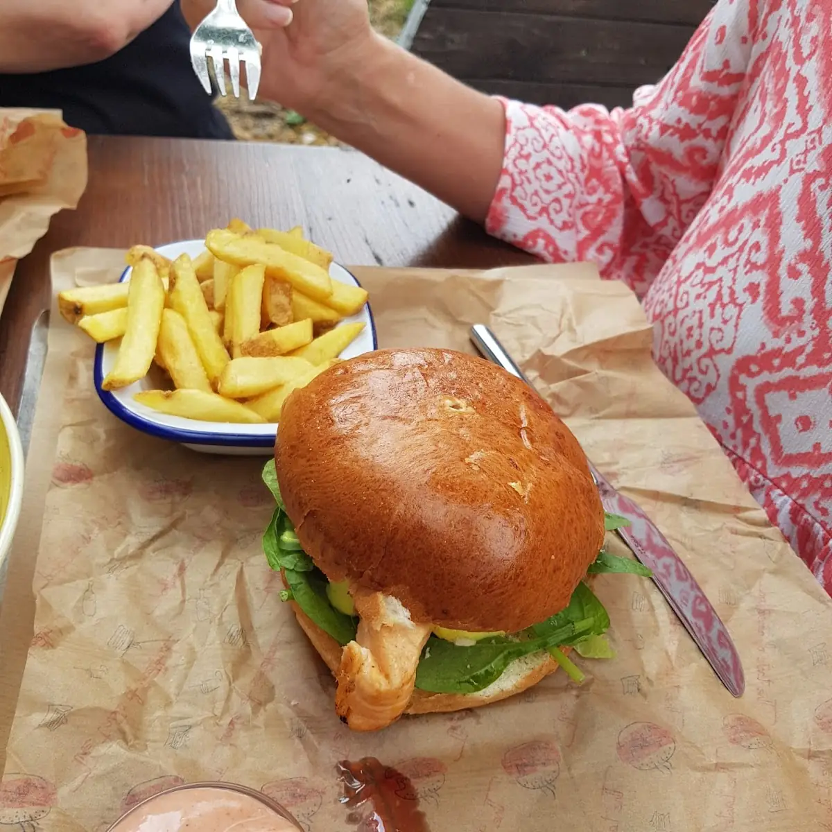 Lachs Burger