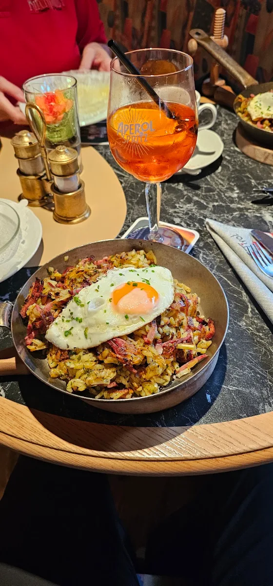 Fried Egg with Potatoes and Bacon