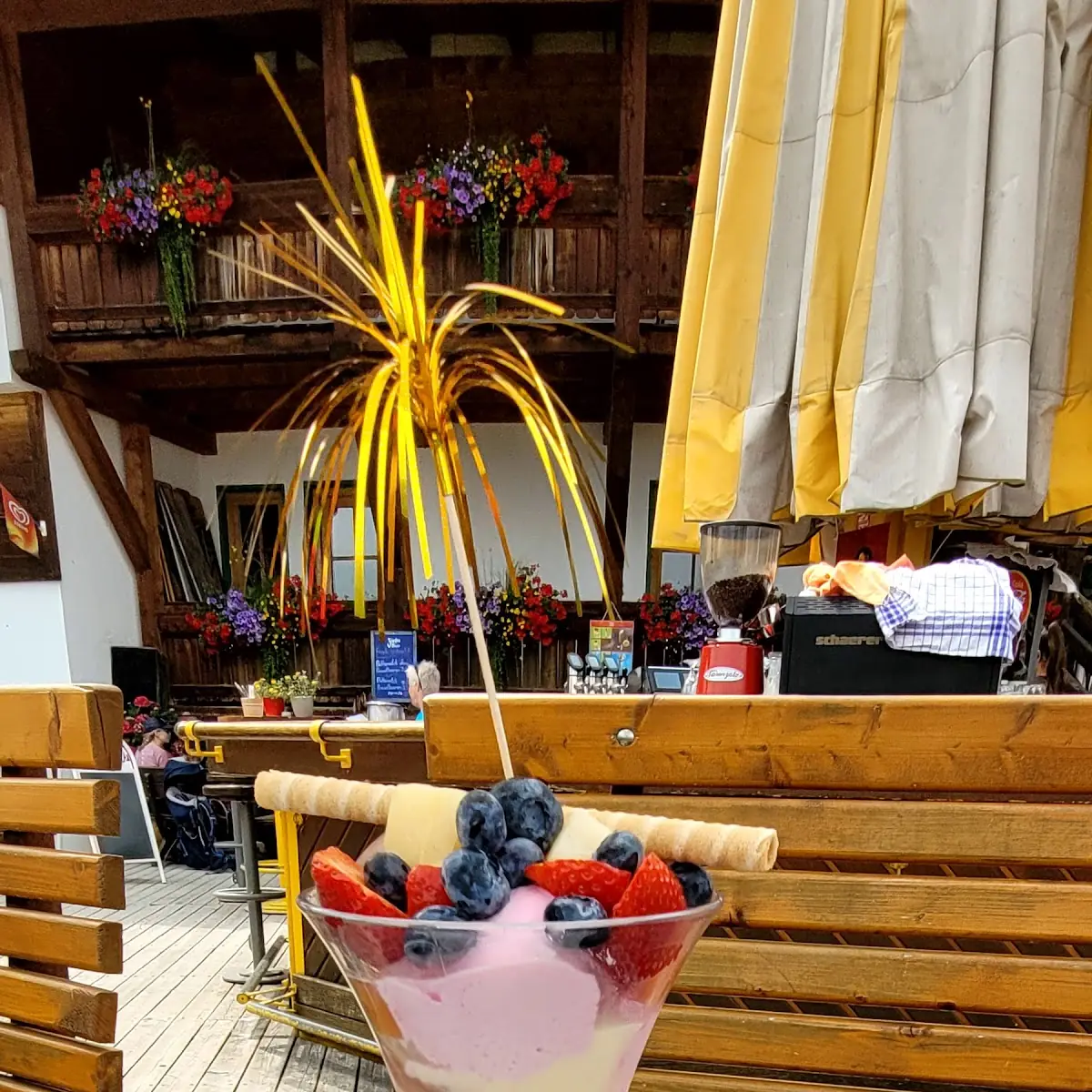 Früchteeisbecher