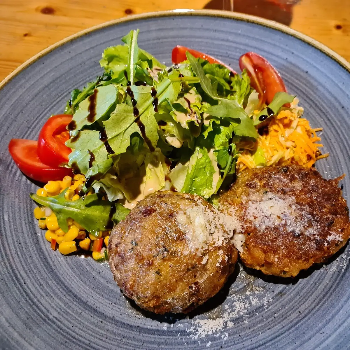 Knödelduo Käse & Speck Mit Salat