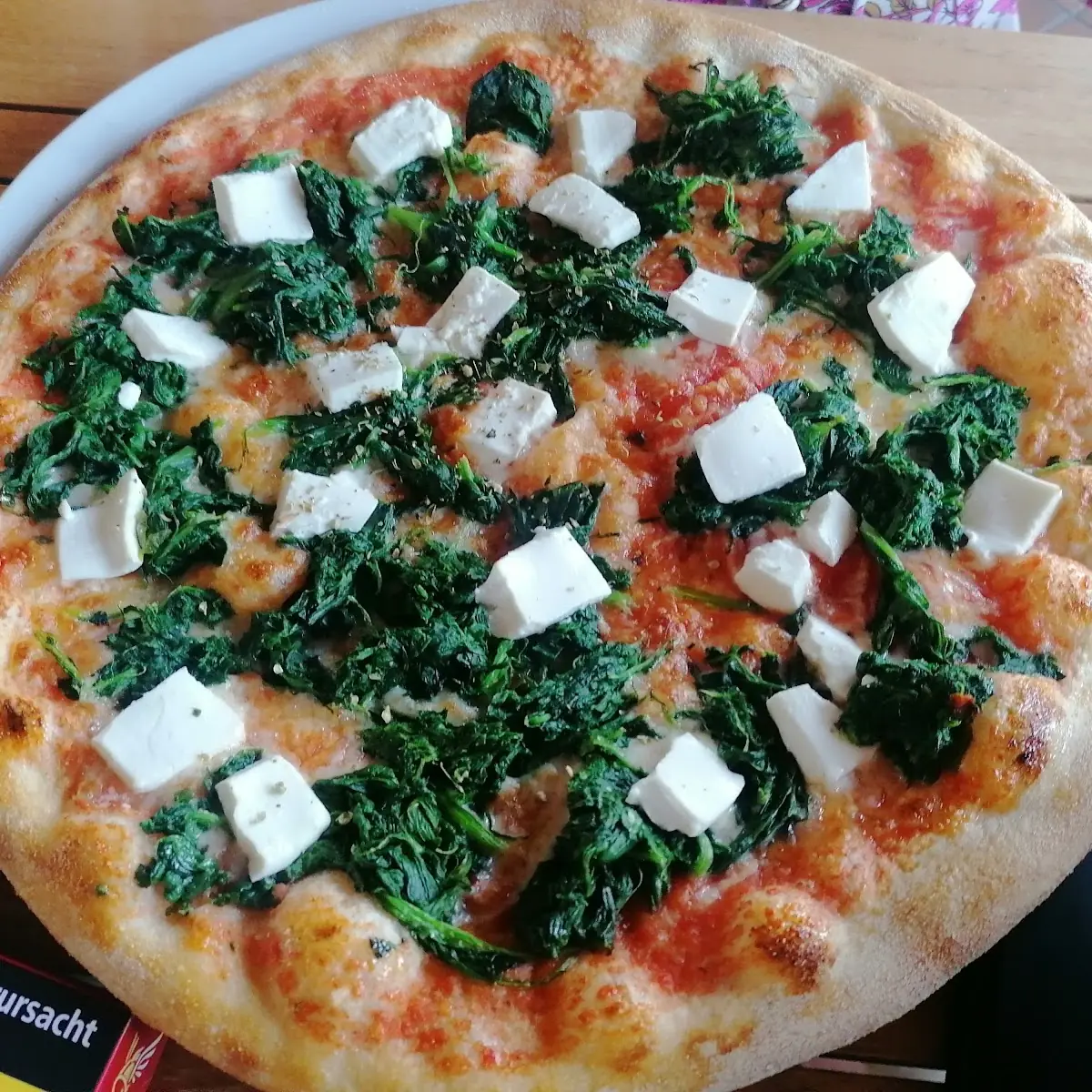 Pizza Mit Spinat Und Schafskäse