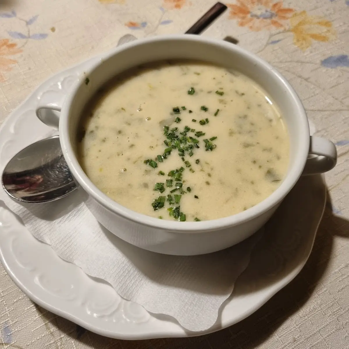 Kräutercremesuppe