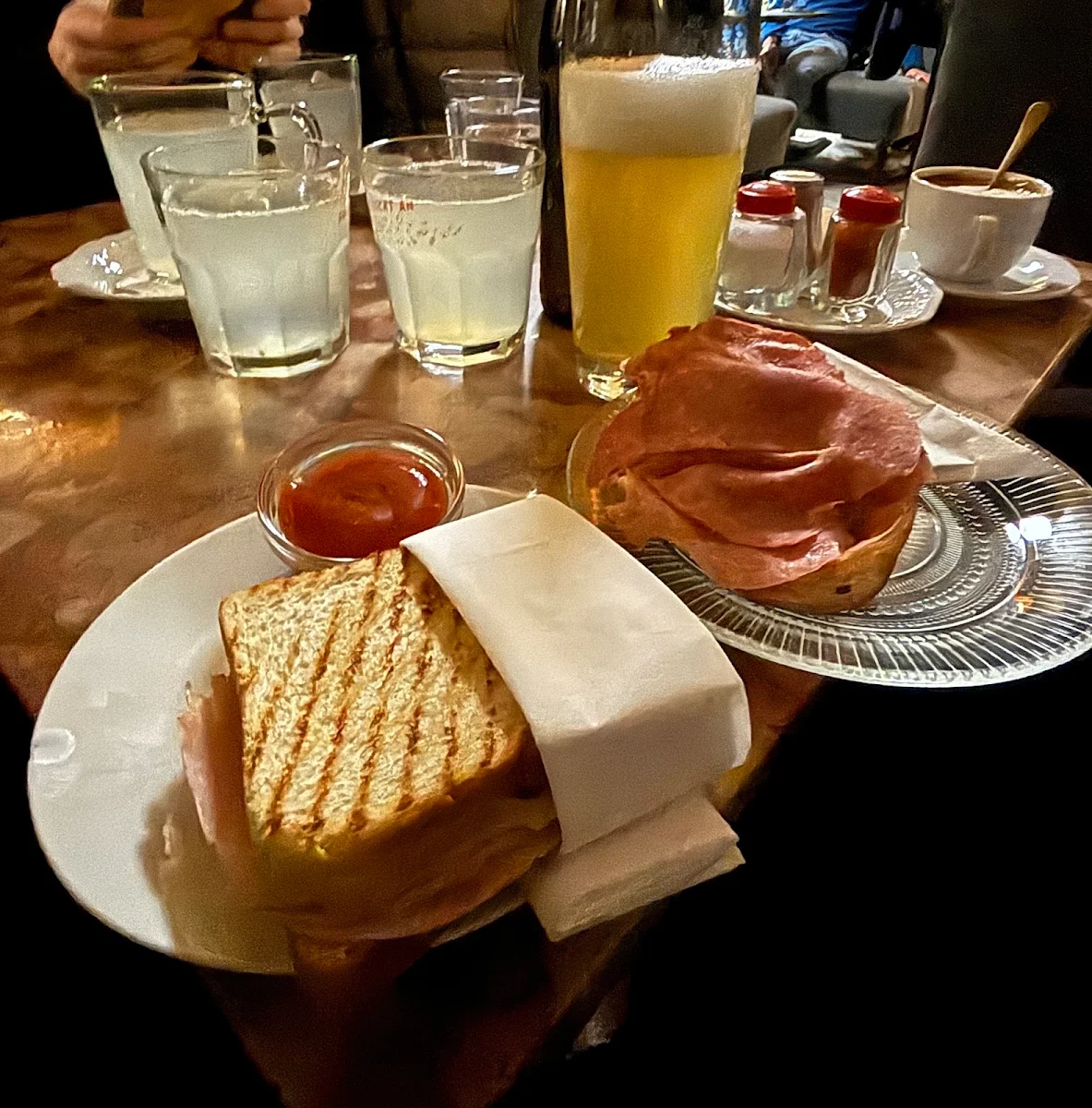 Toast Und Wurstswmmel