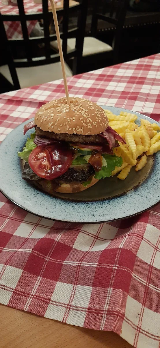 Double Burger Mit Pommes XL