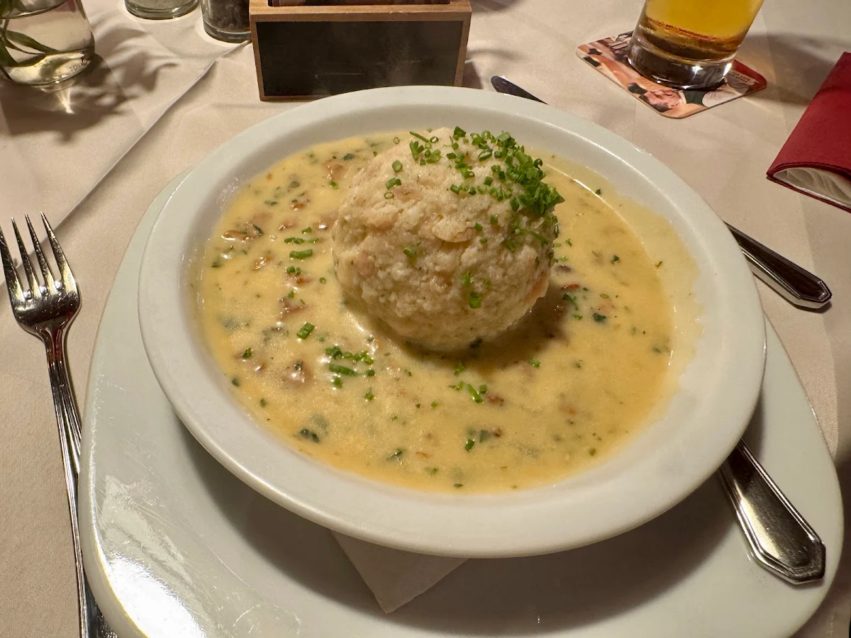 Semmelknödel Mit Pfifferlingen