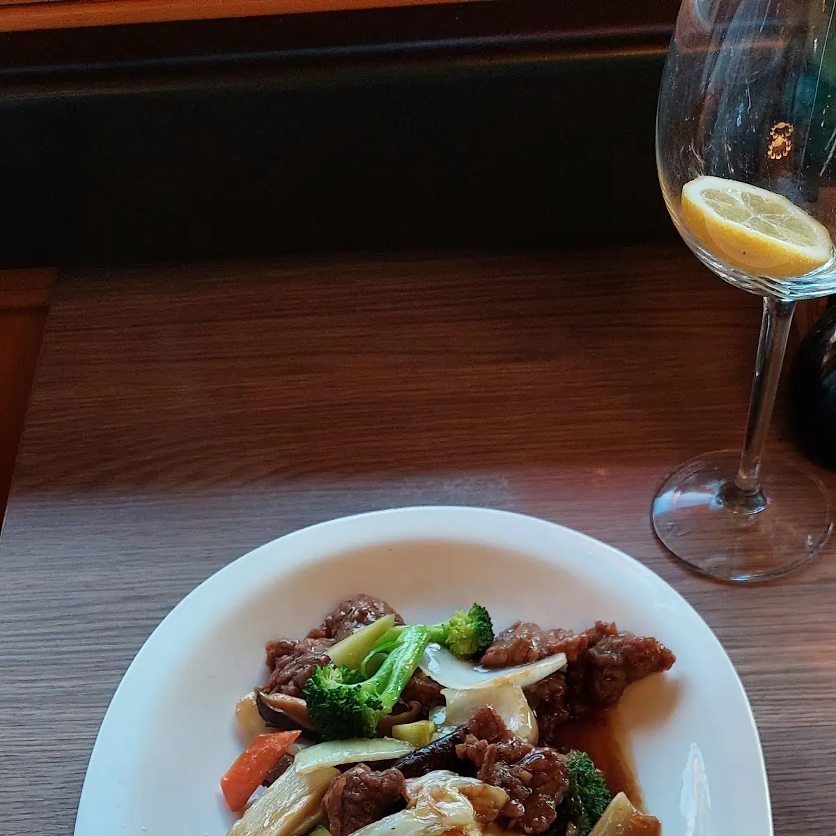 Rindfleisch Mit Bambussprossen Und Pilzen