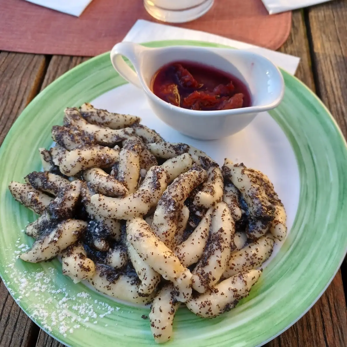 Mohnnudeln Mit Zwetschkenröster