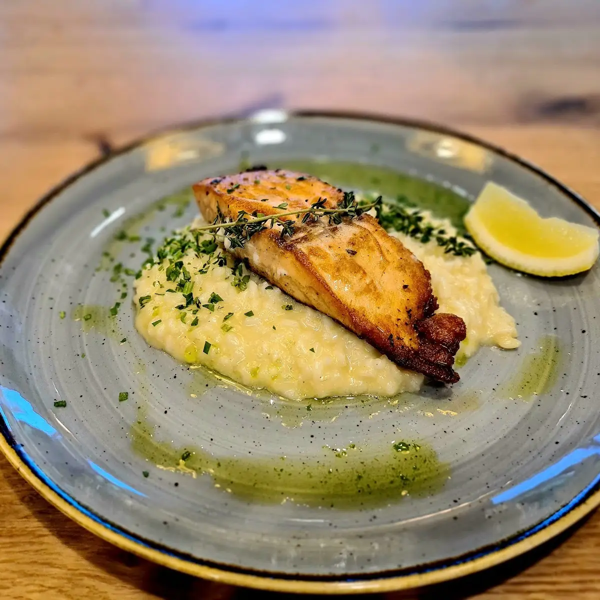 Gebratenes Lachsfilet