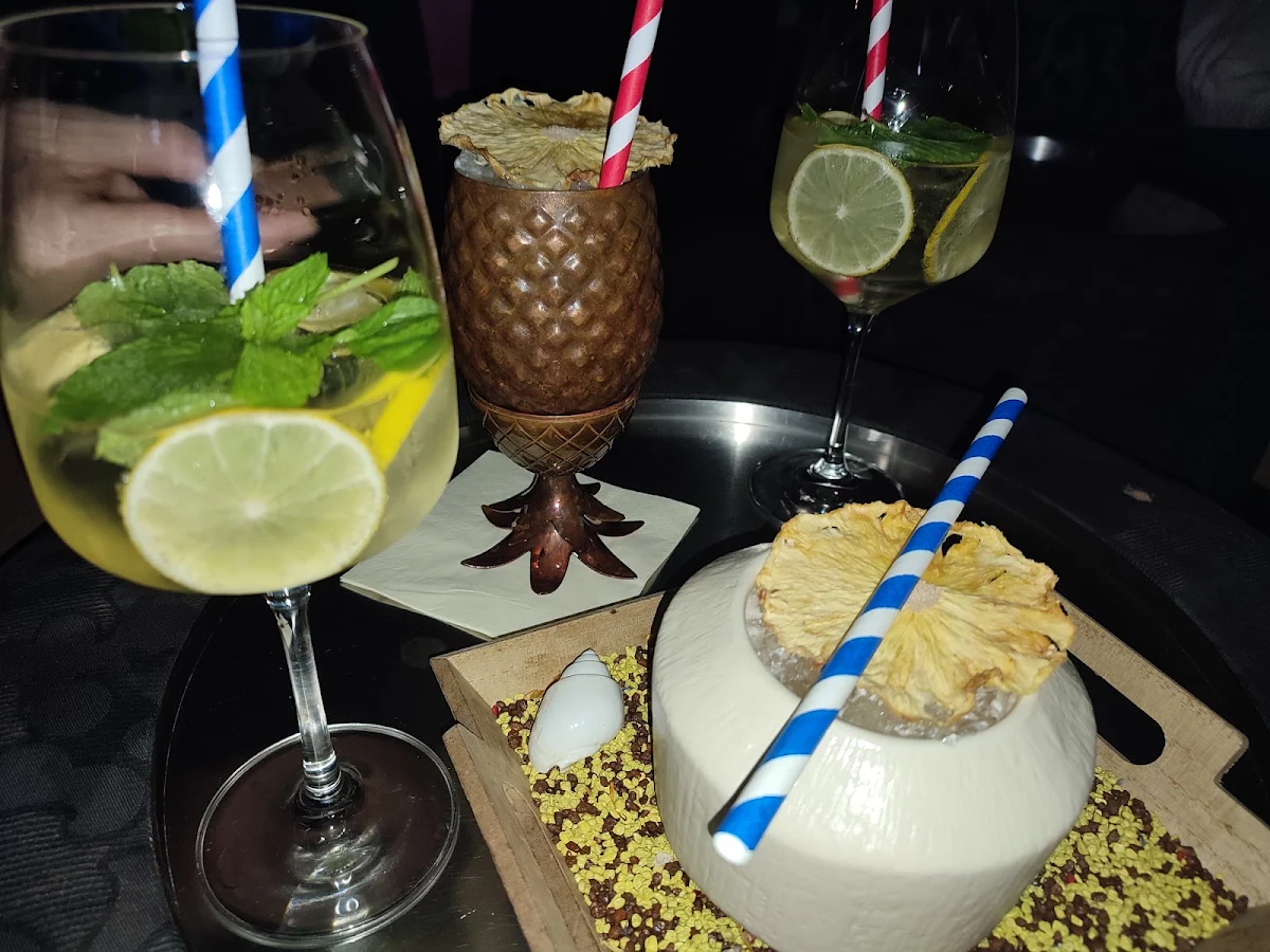 Pina Colada Swimming Pool Hugo