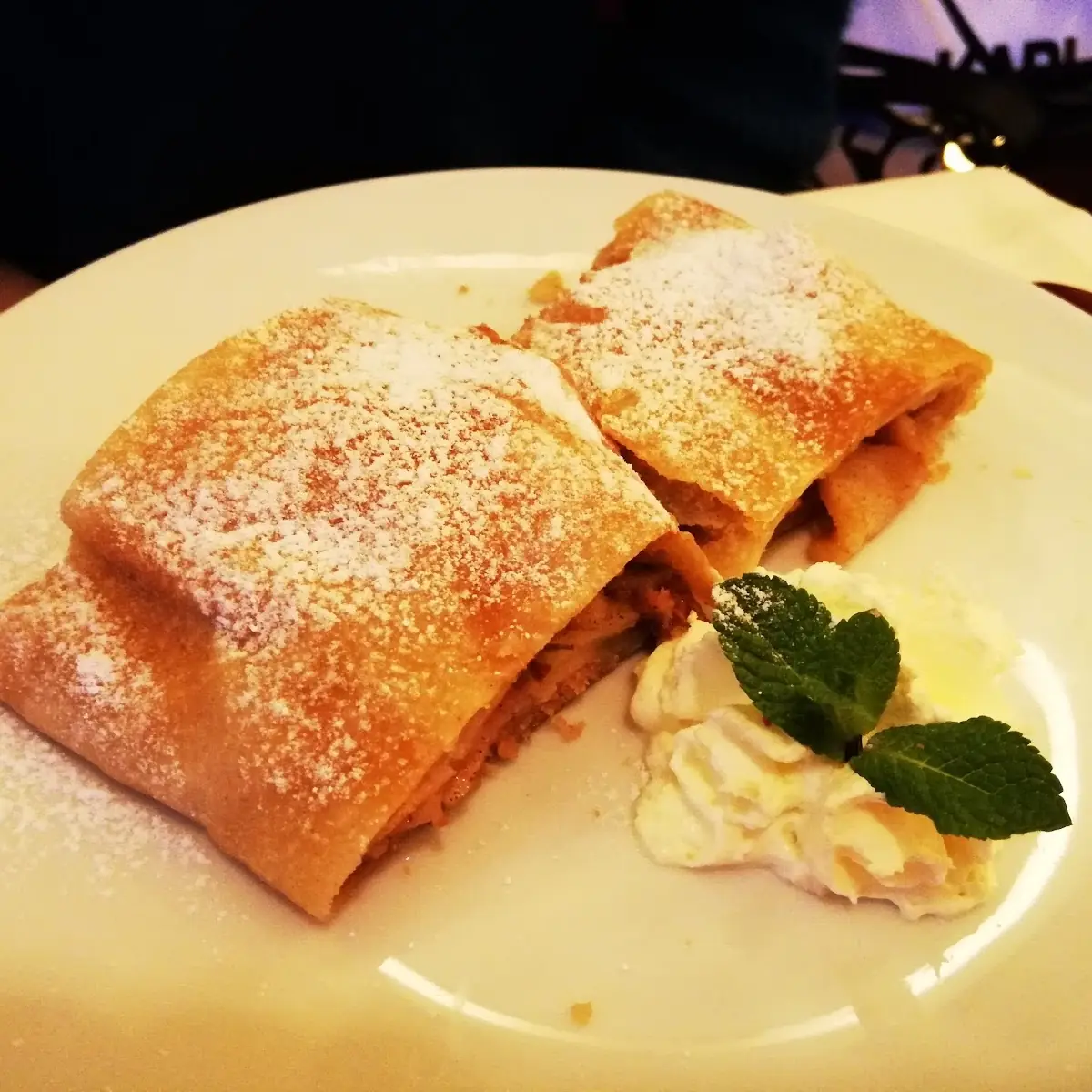Apple Strudel Wiener Apfelstrudel