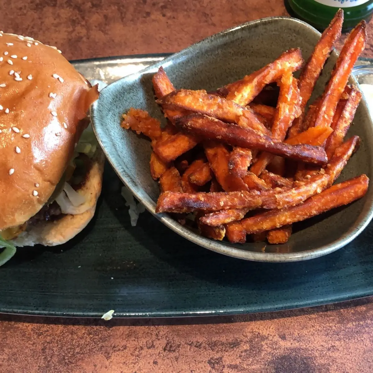 Gestalte Deinen Burger Mit Süßkartoffel Pommes