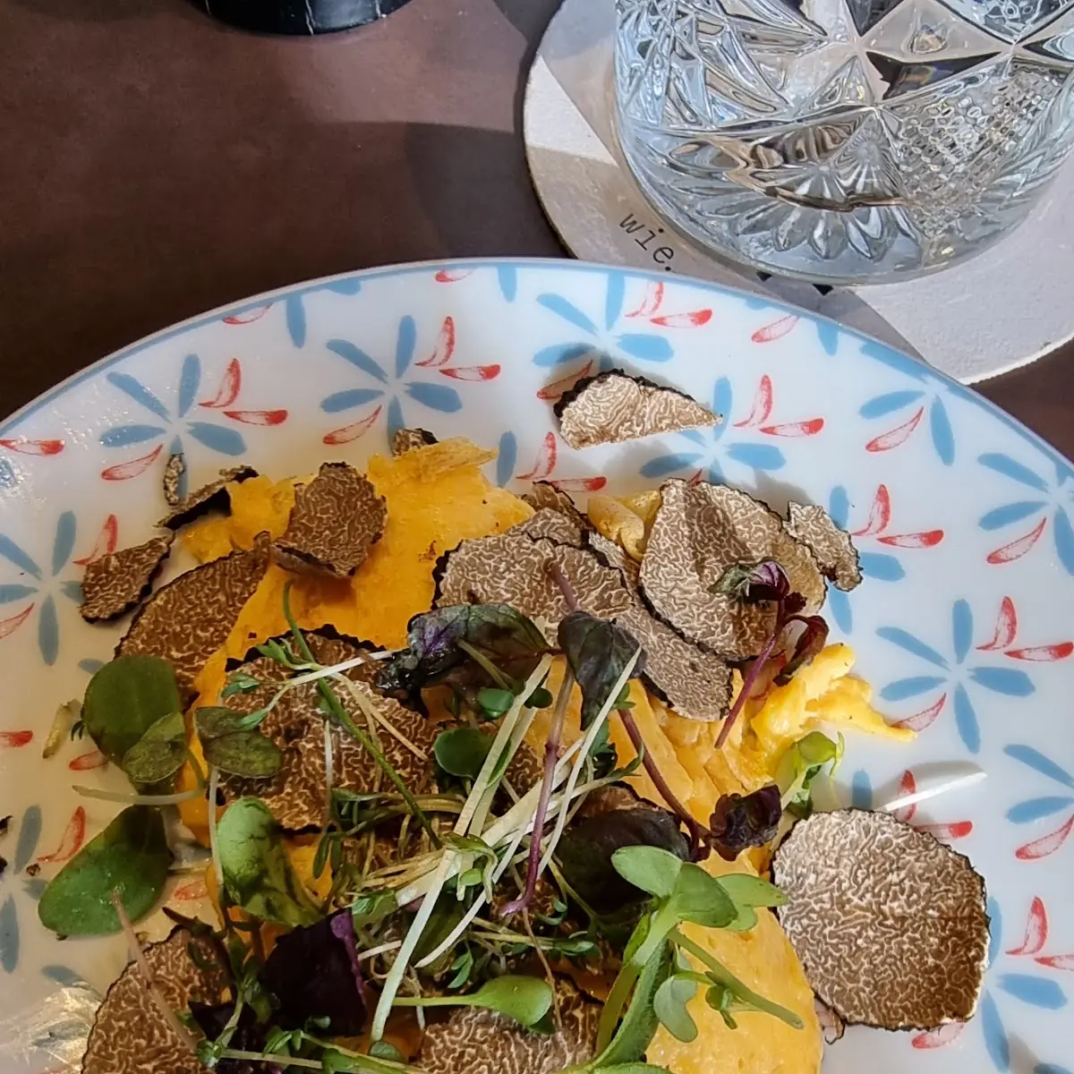 Rührei Mit Geschmacklos Trüffeln