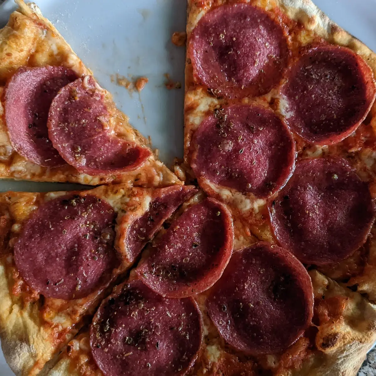Salami Pizza