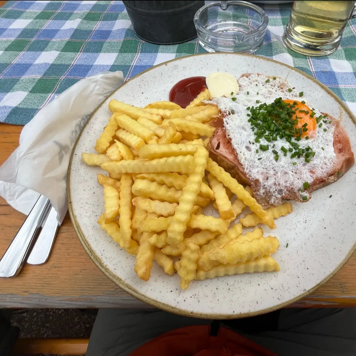 Leberkäse Mit Ei
