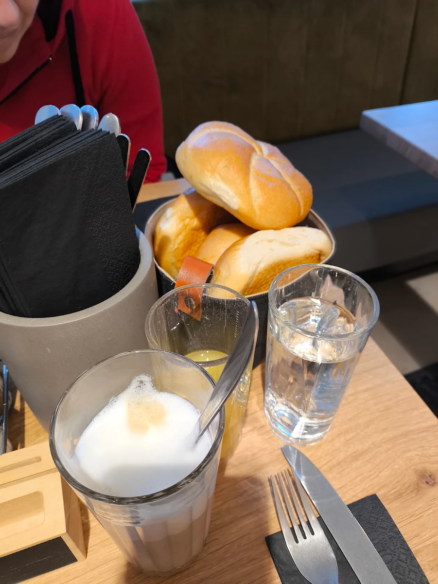 Frühstück Mit Latte Macchiato