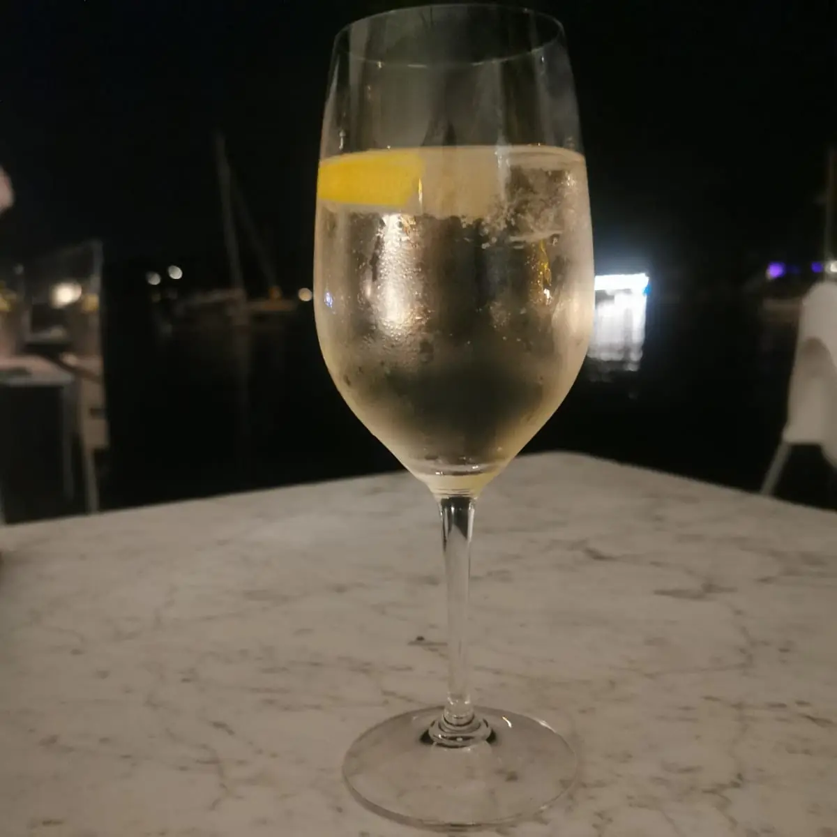 Weißer Spritzer