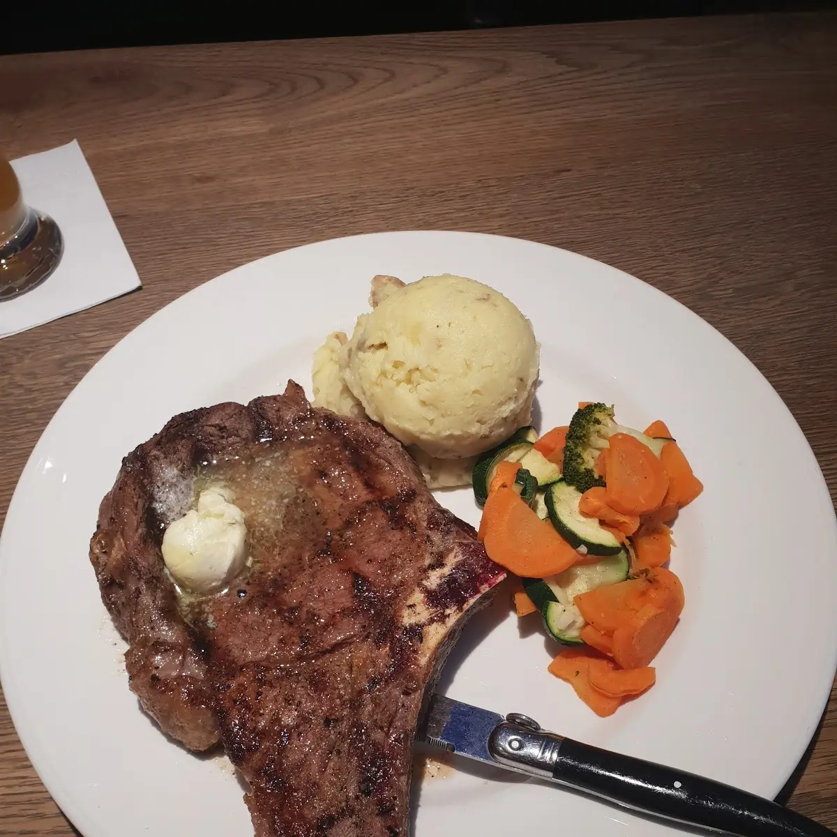 Tomahawk Steakteller