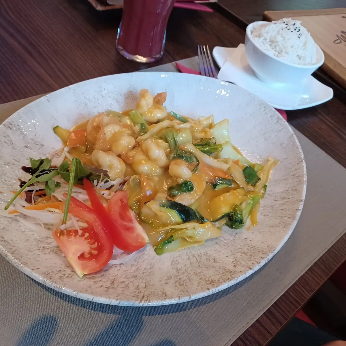 Garnelen Mit Gemüse Und Mangosauce