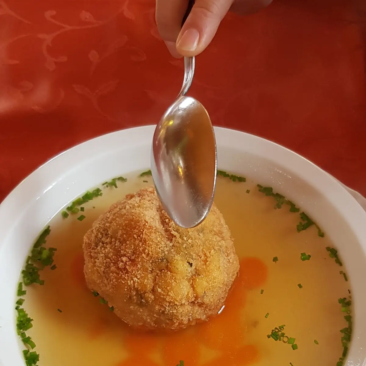 Bärlauchknödelsuppe