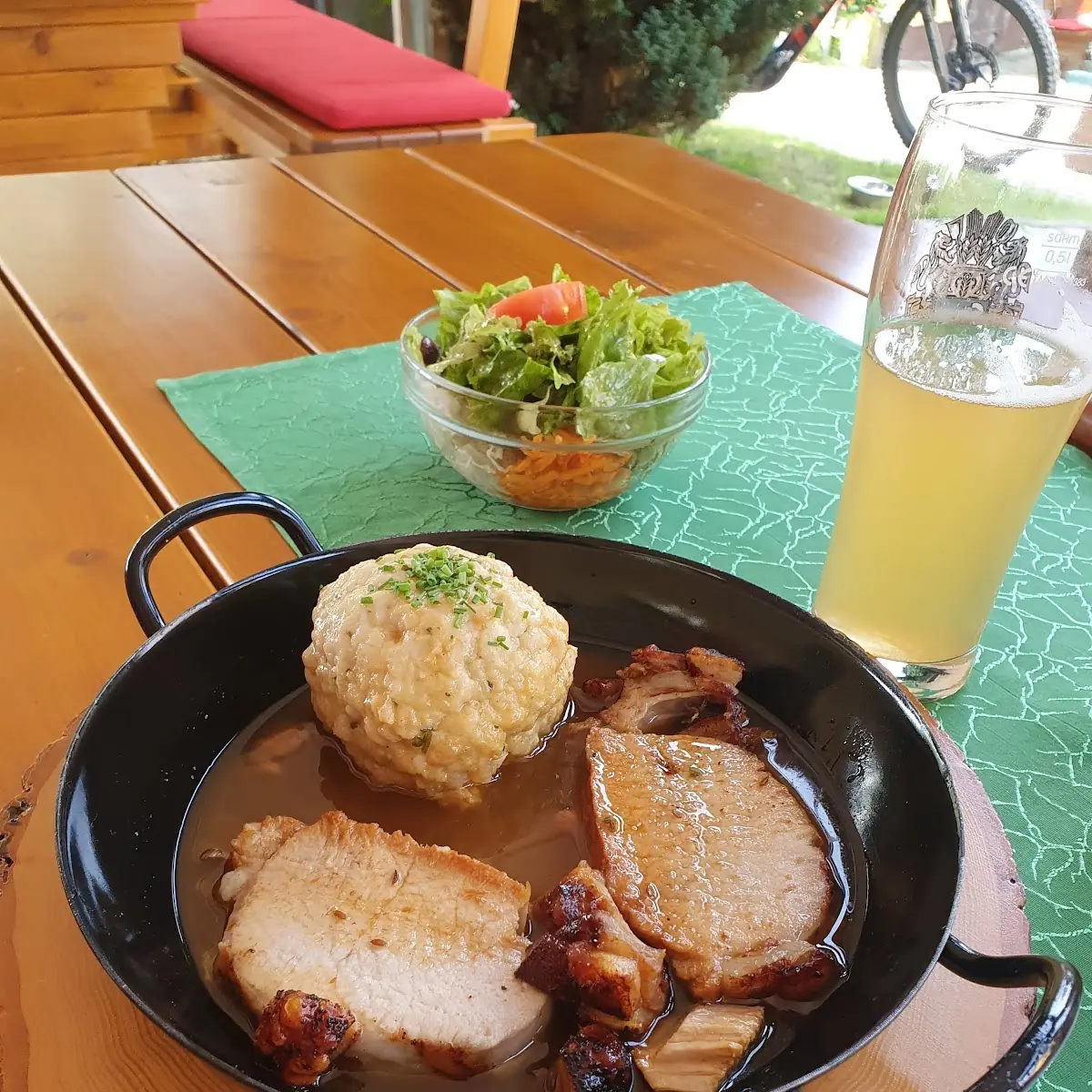 Schweinsbraten Mit Semmelknödel
