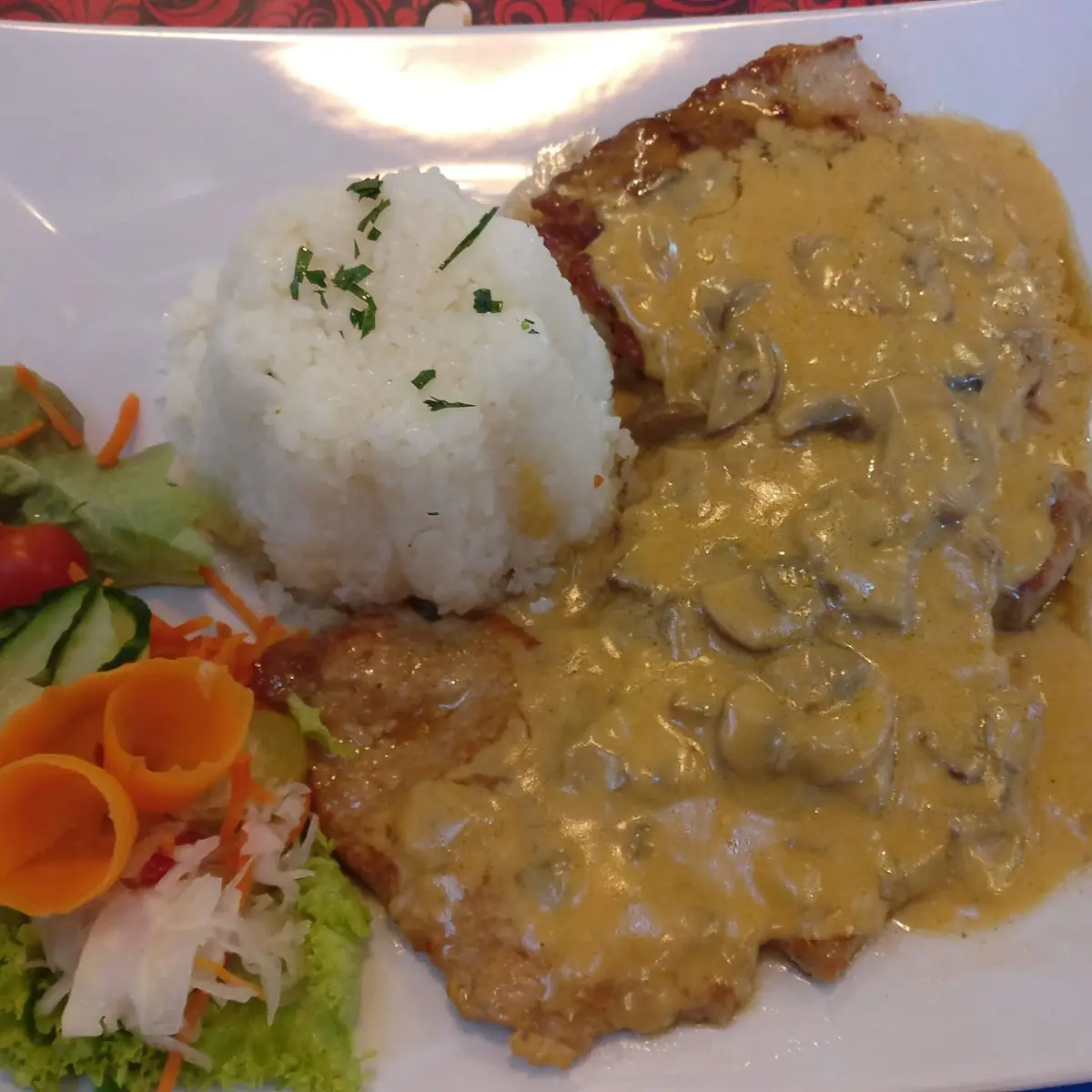Hühnerschnitzel Mit Schwammerlsauce