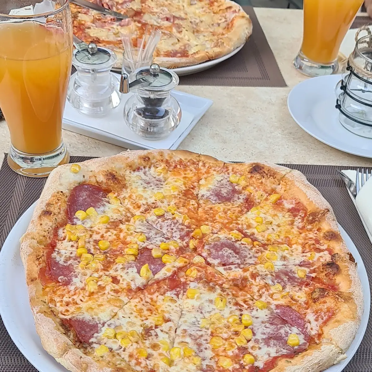 Pizza Salami Mit Mais