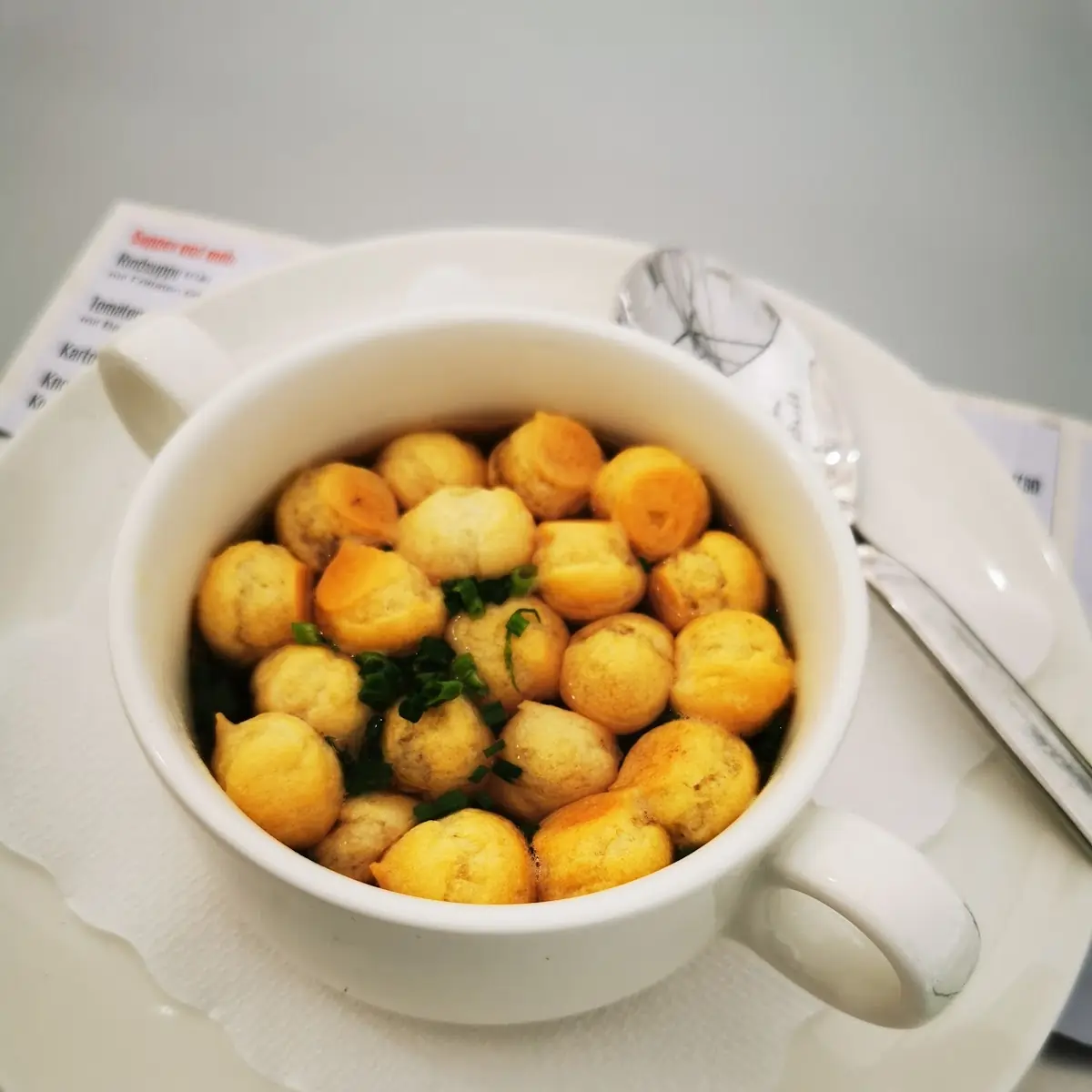 Mittagsmenü Vorspeisensuppe Zl