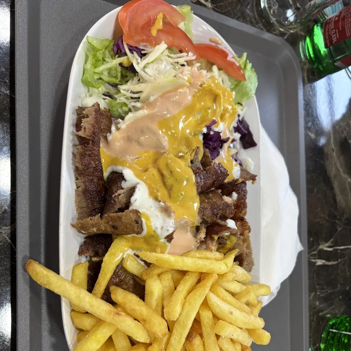 Kebap Mit Pommes Und Salat