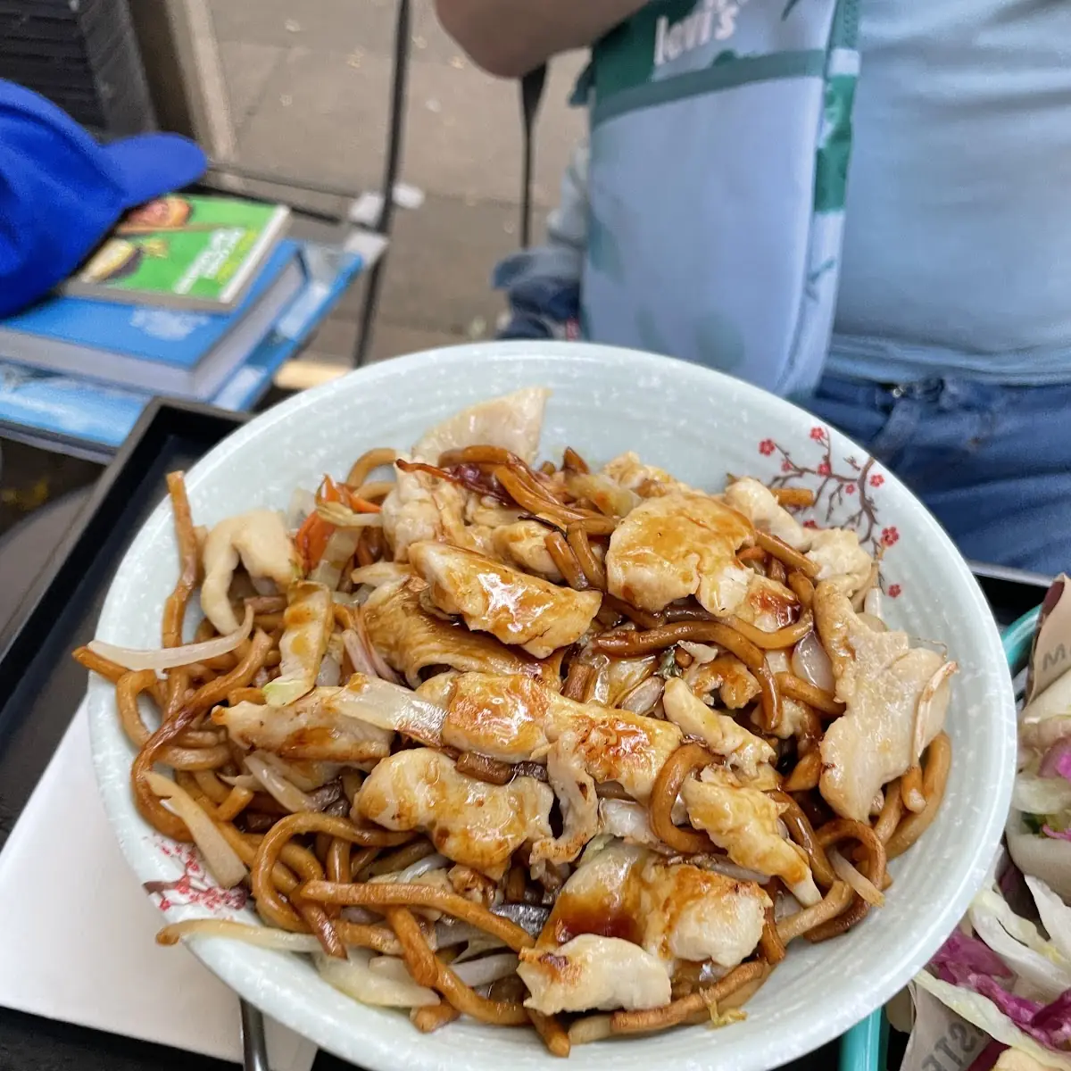 Gebratene Nudeln Mit Hähnchenfleisch