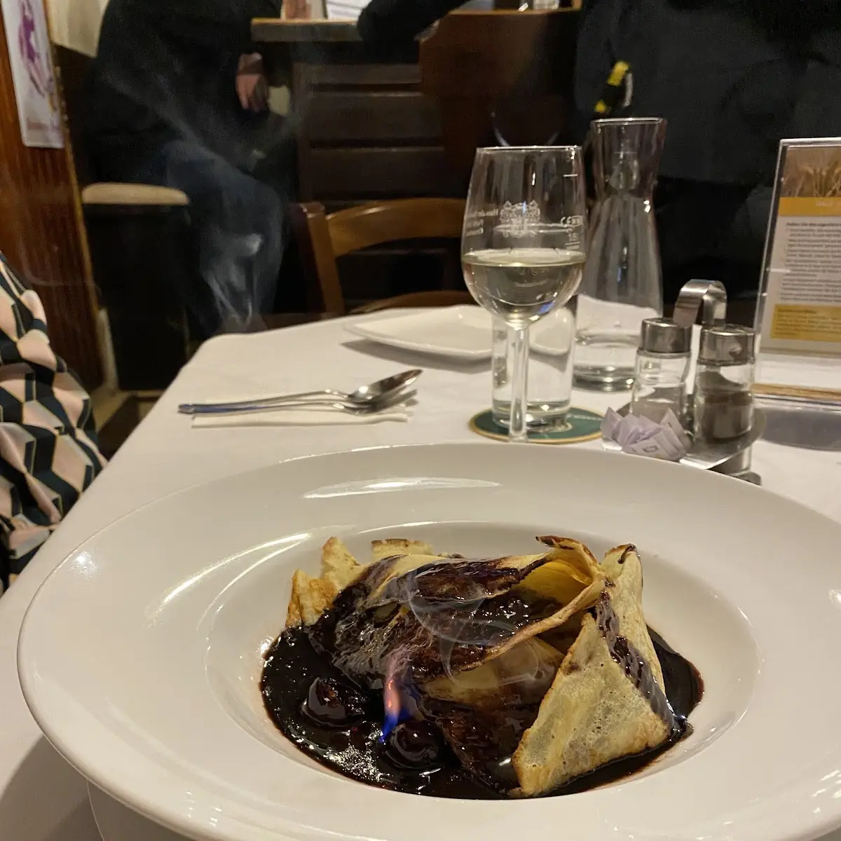 Nuss Palatschinken Mit Schokosauce