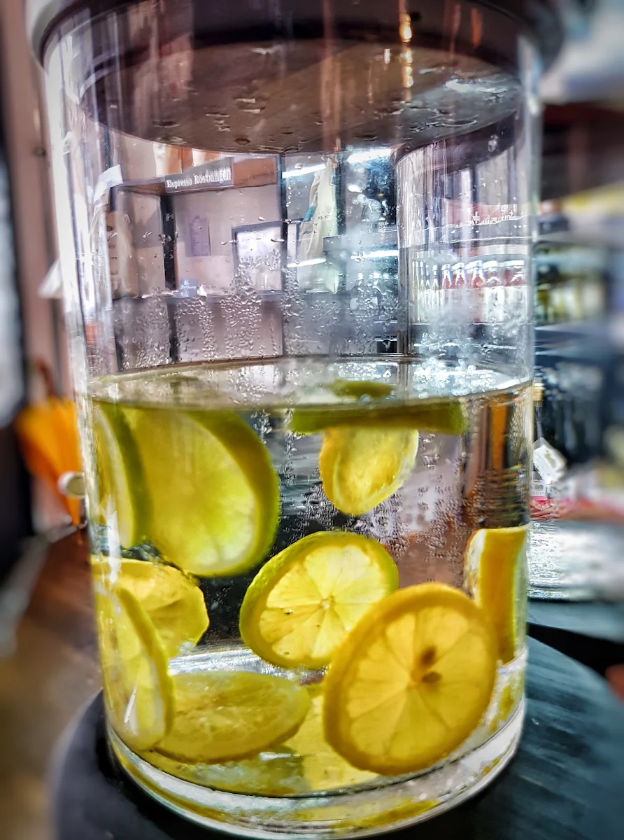 Wasser Mit Zitrone