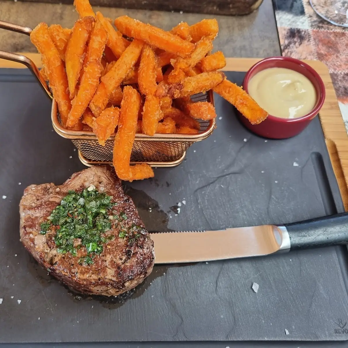 Filet Steak Mit Süßkartoffelpommes