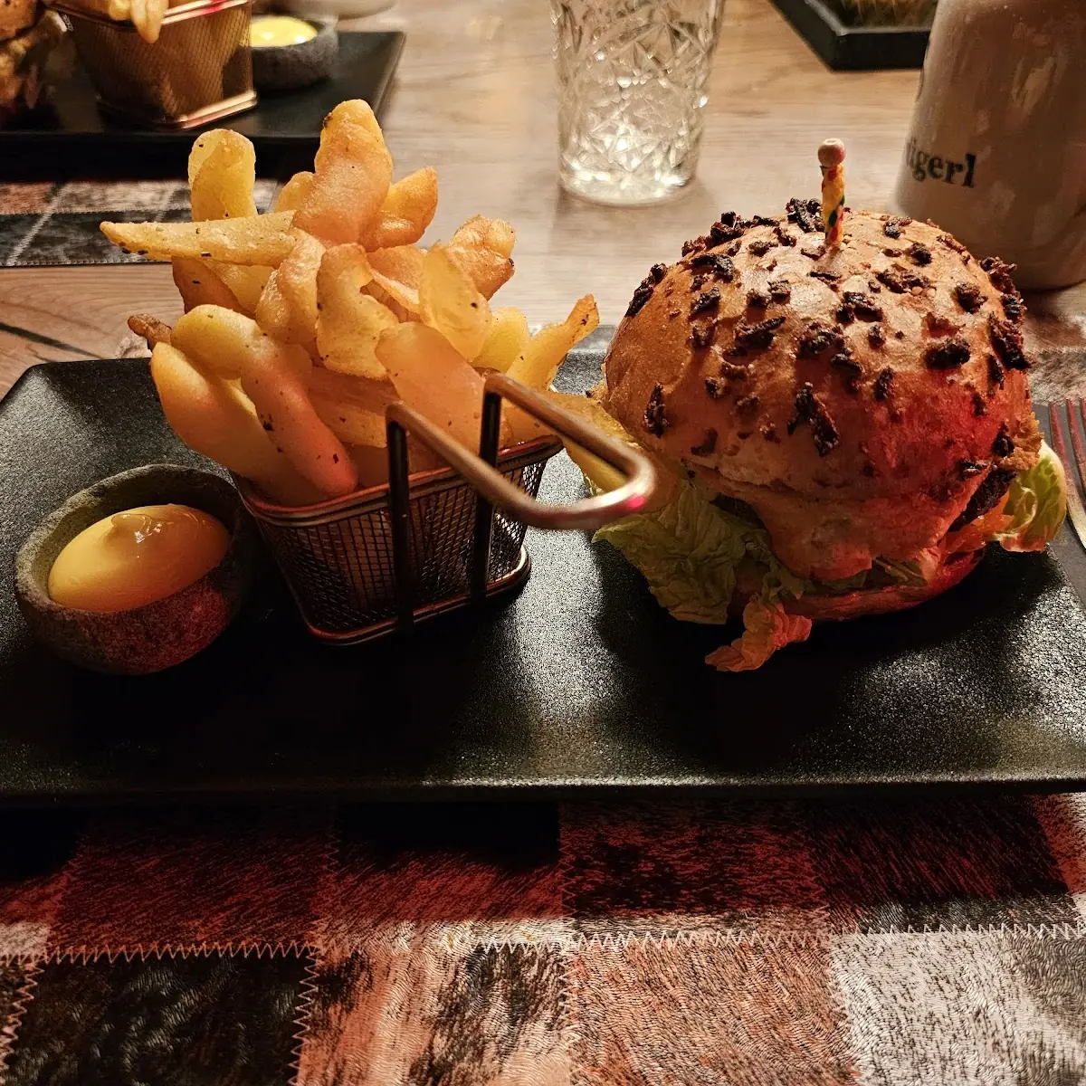 Wagyu Burger Mit Pommes Frites